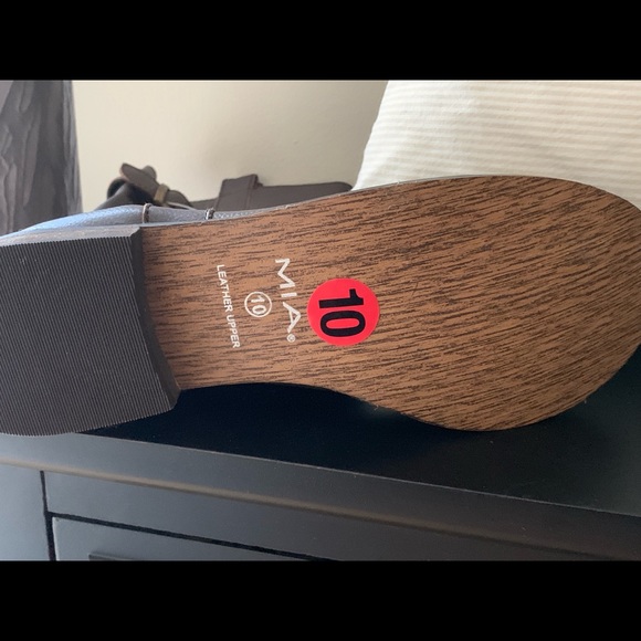 Mia leather boots - Picture 2 of 2